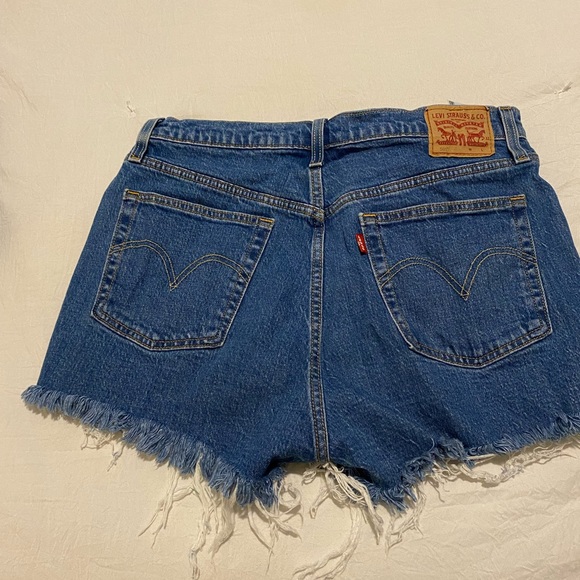 Levi Shorts - Picture 1 of 2